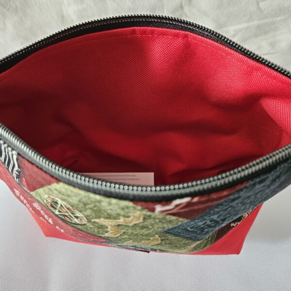 Kulturtasche NiMoNa "Cursed Cover"