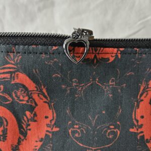 Kulturtasche NiMoNa "Gothic Hearts" – Bild 4