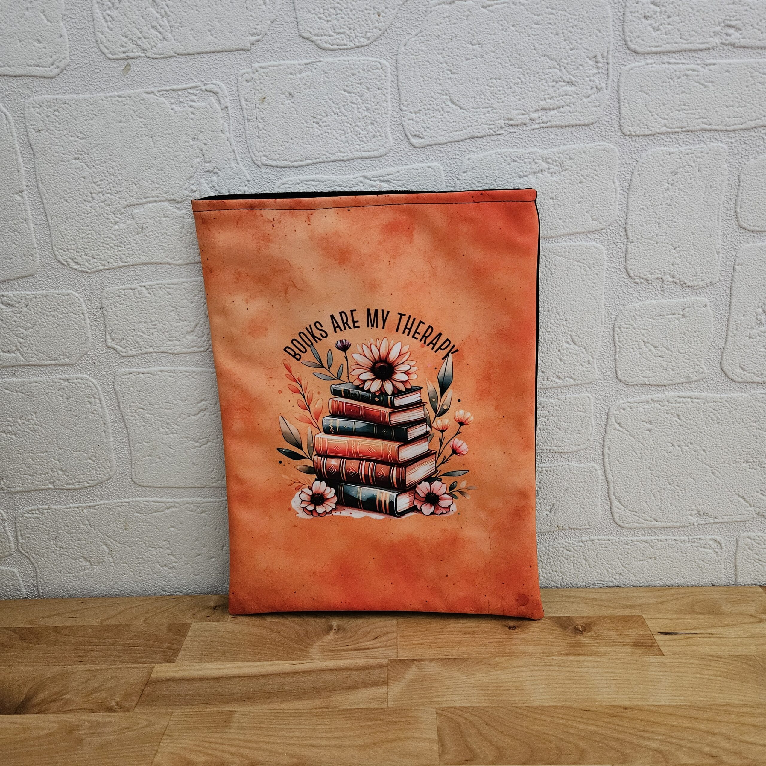 Buchhülle Books are my therapy – Bild 1